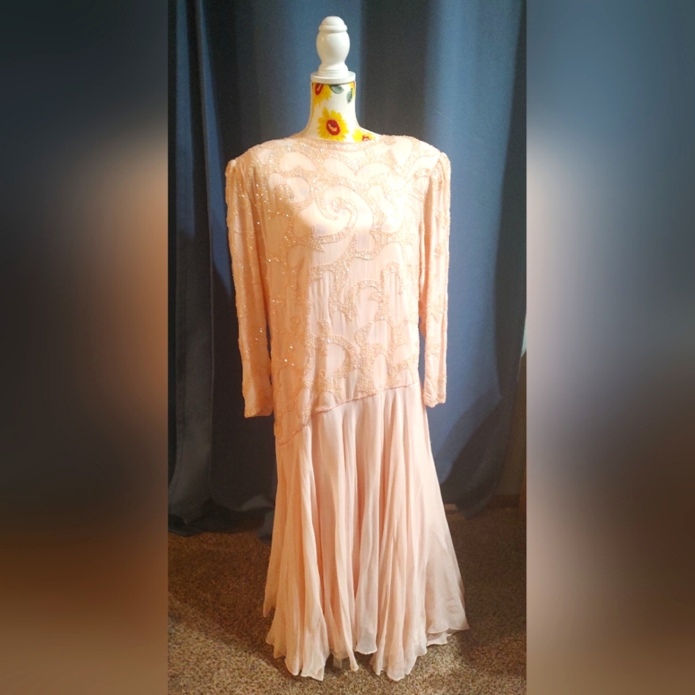 Vintage MCM Unique Elegant Showmax brand size 2X pure silk sequined Gatsby dress